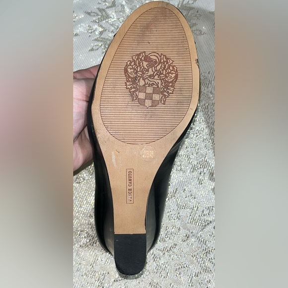 *Excellent Condition Black Vince Camuto Bow Toe Wedge Shoes Heels Sz. 10 - Picture 11 of 13